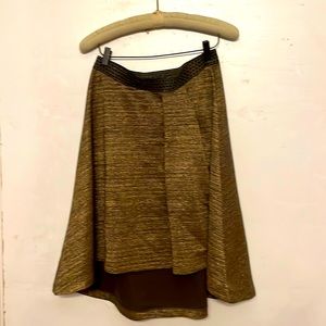 Perfect condition HD in Paris from Anthropologie size M gold skirt